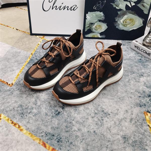 2025112815400383 330